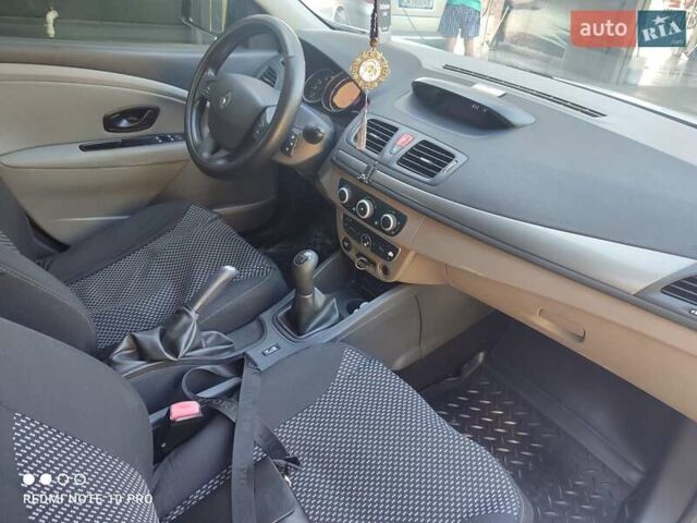 Белый Рено Меган, объемом двигателя 1.46 л и пробегом 241 тыс. км за 6500 $, фото 12 на Automoto.ua