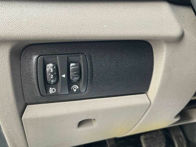 Белый Рено Меган, объемом двигателя 1.4 л и пробегом 198 тыс. км за 5900 $, фото 12 на Automoto.ua