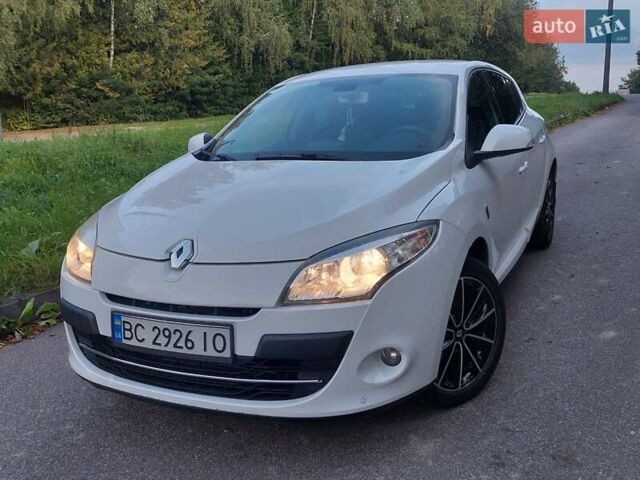 Білий Рено Меган, об'ємом двигуна 1.46 л та пробігом 163 тис. км за 7500 $, фото 1 на Automoto.ua