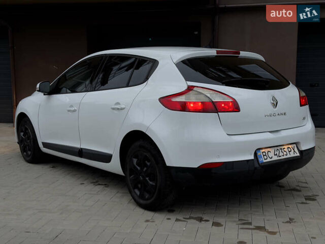 Белый Рено Меган, объемом двигателя 1.46 л и пробегом 275 тыс. км за 5800 $, фото 12 на Automoto.ua