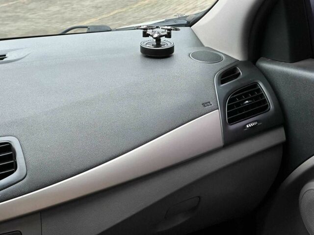 Белый Рено Меган, объемом двигателя 1.5 л и пробегом 275 тыс. км за 6440 $, фото 17 на Automoto.ua