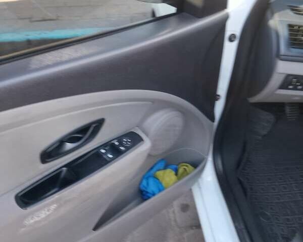 Белый Рено Меган, объемом двигателя 1.46 л и пробегом 289 тыс. км за 4000 $, фото 3 на Automoto.ua