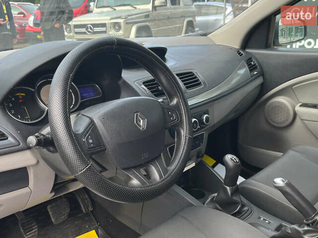 Белый Рено Меган, объемом двигателя 1.46 л и пробегом 198 тыс. км за 6300 $, фото 9 на Automoto.ua