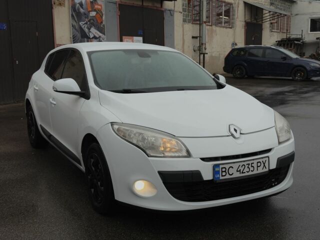 Білий Рено Меган, об'ємом двигуна 1.5 л та пробігом 245 тис. км за 7100 $, фото 4 на Automoto.ua