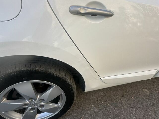 Белый Рено Меган, объемом двигателя 1.6 л и пробегом 143 тыс. км за 5600 $, фото 6 на Automoto.ua