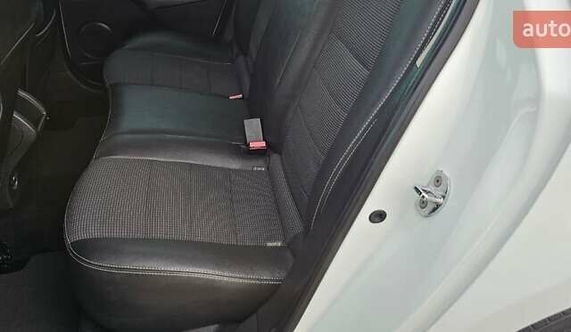 Белый Рено Меган, объемом двигателя 1.5 л и пробегом 231 тыс. км за 7200 $, фото 22 на Automoto.ua