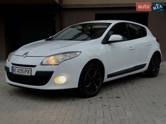 Белый Рено Меган, объемом двигателя 1.46 л и пробегом 275 тыс. км за 5800 $, фото 5 на Automoto.ua