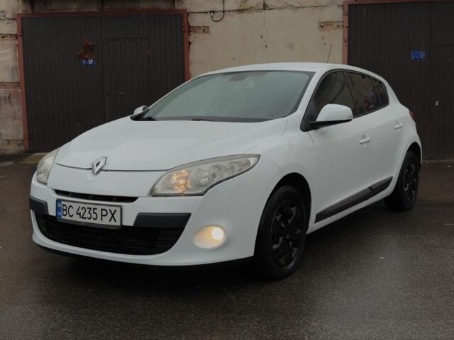 Білий Рено Меган, об'ємом двигуна 1.5 л та пробігом 245 тис. км за 7100 $, фото 2 на Automoto.ua