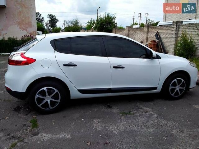 Белый Рено Меган, объемом двигателя 1.46 л и пробегом 191 тыс. км за 7300 $, фото 3 на Automoto.ua