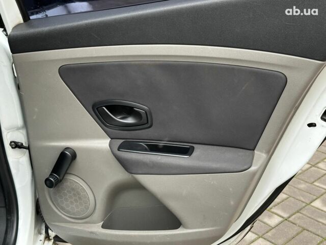 Белый Рено Меган, объемом двигателя 1.5 л и пробегом 275 тыс. км за 6440 $, фото 15 на Automoto.ua