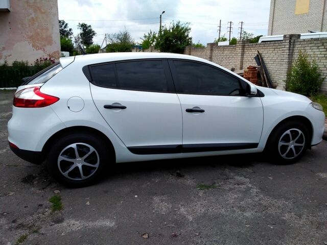 Білий Рено Меган, об'ємом двигуна 1.5 л та пробігом 191 тис. км за 6800 $, фото 4 на Automoto.ua