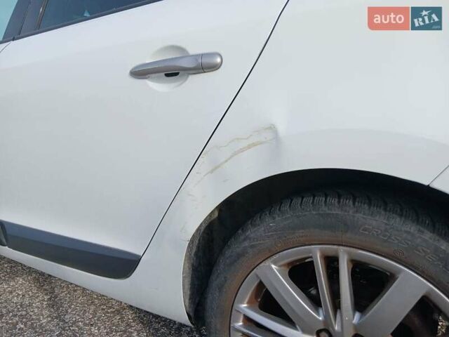 Рено Меган 2011 у Чернігові на Automoto.ua Білий Рено Меган, об'ємом двигуна 1.5 л та пробігом 186 тис. км за 6300 $, фото 1 на Automoto.ua