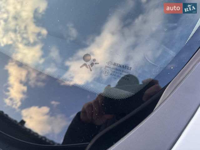 Білий Рено Меган, об'ємом двигуна 1.6 л та пробігом 139 тис. км за 7600 $, фото 21 на Automoto.ua