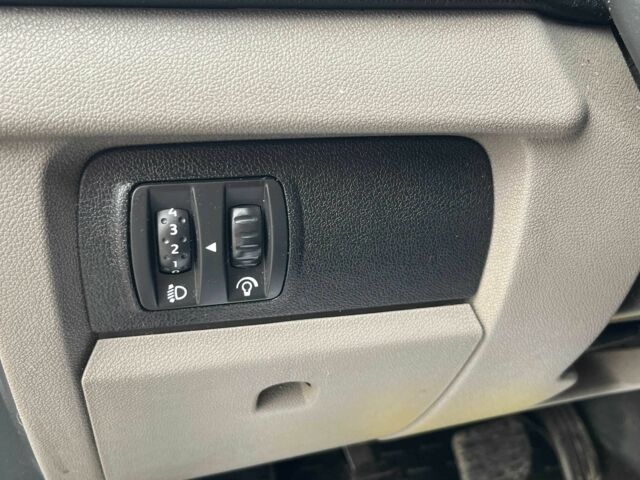 Белый Рено Меган, объемом двигателя 1.4 л и пробегом 198 тыс. км за 5900 $, фото 11 на Automoto.ua