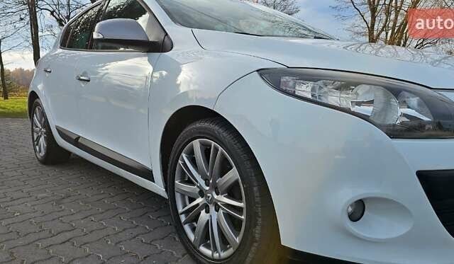 Белый Рено Меган, объемом двигателя 1.5 л и пробегом 231 тыс. км за 7200 $, фото 1 на Automoto.ua