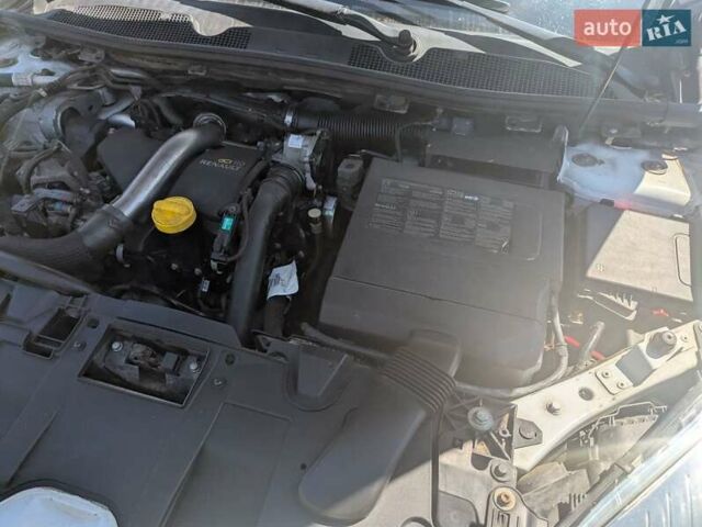 Белый Рено Меган, объемом двигателя 1.5 л и пробегом 275 тыс. км за 6500 $, фото 12 на Automoto.ua