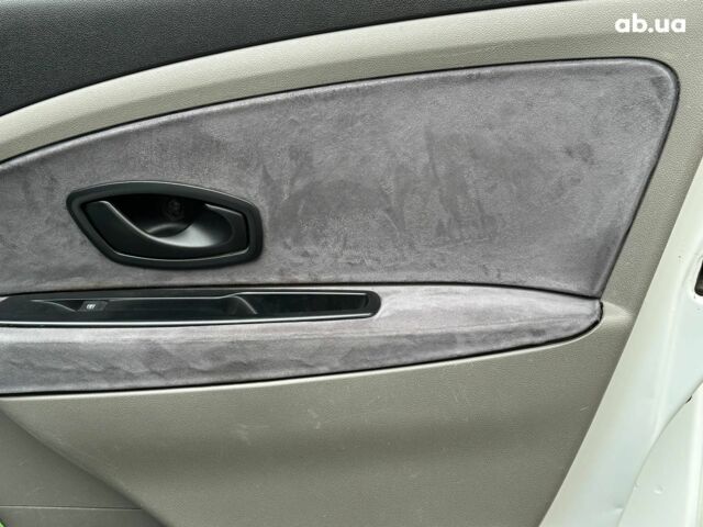 Белый Рено Меган, объемом двигателя 1.5 л и пробегом 275 тыс. км за 6440 $, фото 20 на Automoto.ua