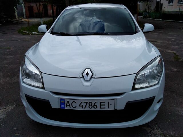 Білий Рено Меган, об'ємом двигуна 1.5 л та пробігом 191 тис. км за 6800 $, фото 1 на Automoto.ua
