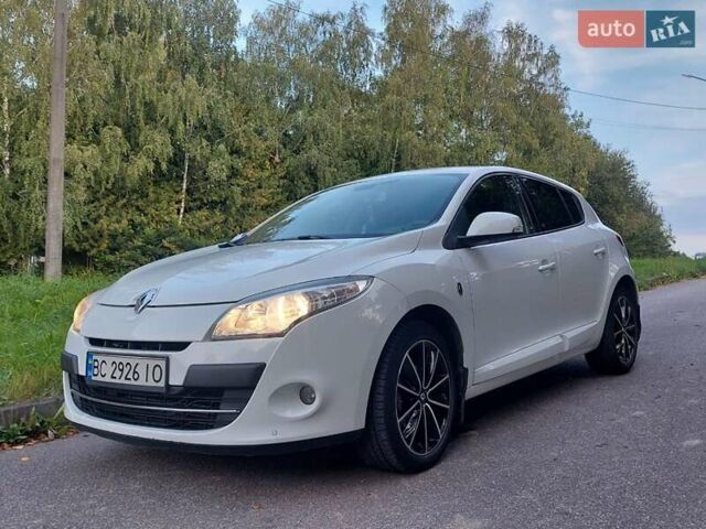 Білий Рено Меган, об'ємом двигуна 1.46 л та пробігом 163 тис. км за 7500 $, фото 19 на Automoto.ua