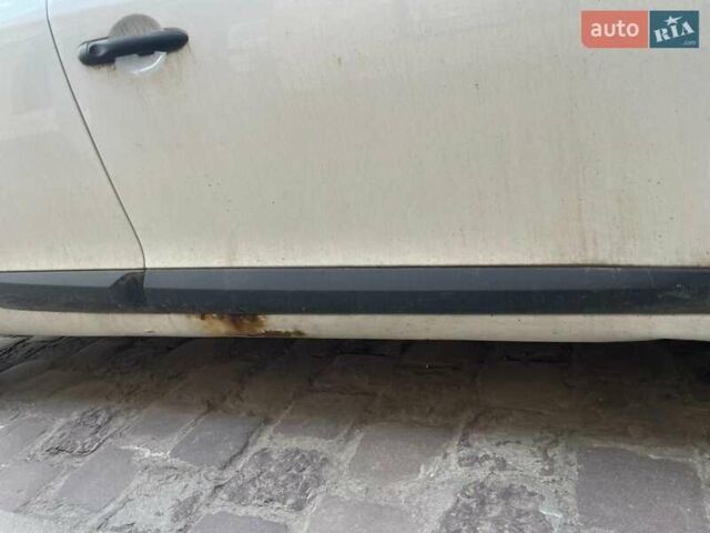 Білий Рено Меган, об'ємом двигуна 1.46 л та пробігом 320 тис. км за 4200 $, фото 6 на Automoto.ua