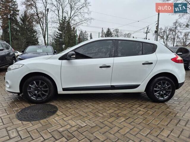 Белый Рено Меган, объемом двигателя 1.6 л и пробегом 175 тыс. км за 7800 $, фото 10 на Automoto.ua