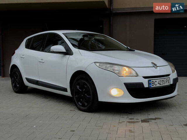 Белый Рено Меган, объемом двигателя 1.46 л и пробегом 275 тыс. км за 5800 $, фото 9 на Automoto.ua