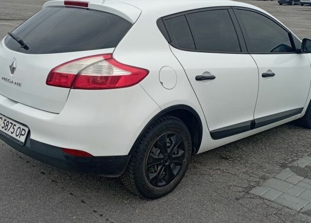 Белый Рено Меган, объемом двигателя 1.5 л и пробегом 225 тыс. км за 6300 $, фото 5 на Automoto.ua