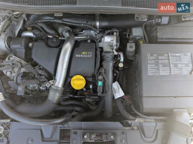 Белый Рено Меган, объемом двигателя 1.5 л и пробегом 275 тыс. км за 6500 $, фото 14 на Automoto.ua
