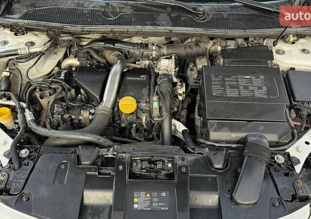 Білий Рено Меган, об'ємом двигуна 1.46 л та пробігом 250 тис. км за 7700 $, фото 27 на Automoto.ua