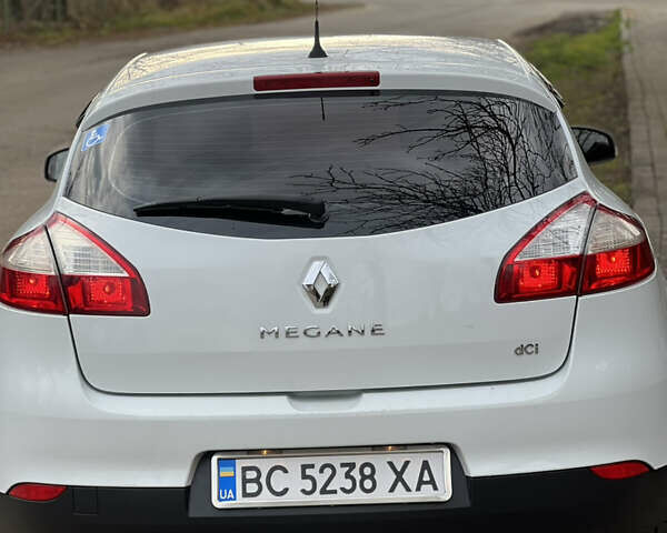 Білий Рено Меган, об'ємом двигуна 1.46 л та пробігом 199 тис. км за 6100 $, фото 5 на Automoto.ua