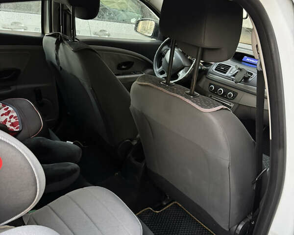 Білий Рено Меган, об'ємом двигуна 1.5 л та пробігом 375 тис. км за 6100 $, фото 15 на Automoto.ua