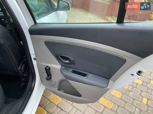 Белый Рено Меган, объемом двигателя 1.5 л и пробегом 210 тыс. км за 6450 $, фото 33 на Automoto.ua