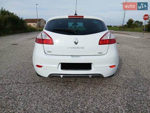 Рено Меган 2011 у Чернігові на Automoto.ua Білий Рено Меган, об'ємом двигуна 1.5 л та пробігом 186 тис. км за 6300 $, фото 2 на Automoto.ua