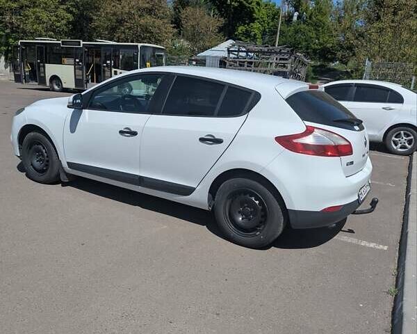 Белый Рено Меган, объемом двигателя 1.5 л и пробегом 275 тыс. км за 6500 $, фото 6 на Automoto.ua