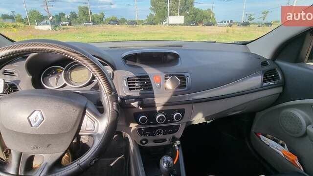 Білий Рено Меган, об'ємом двигуна 1.5 л та пробігом 311 тис. км за 6500 $, фото 6 на Automoto.ua