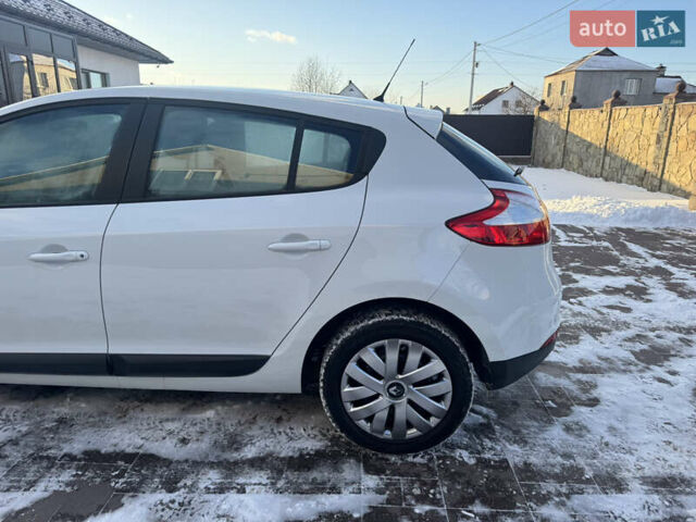 Білий Рено Меган, об'ємом двигуна 1.6 л та пробігом 139 тис. км за 7600 $, фото 14 на Automoto.ua