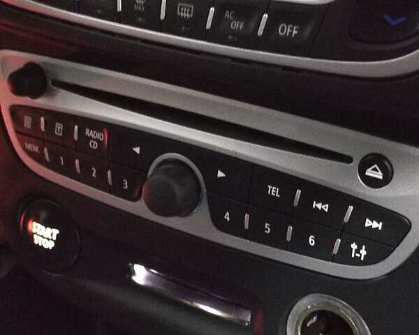 Белый Рено Меган, объемом двигателя 1.6 л и пробегом 168 тыс. км за 7500 $, фото 20 на Automoto.ua