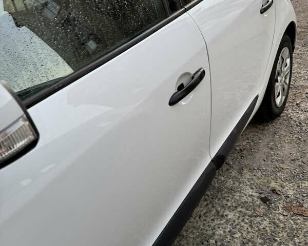 Білий Рено Меган, об'ємом двигуна 1.5 л та пробігом 375 тис. км за 6100 $, фото 12 на Automoto.ua