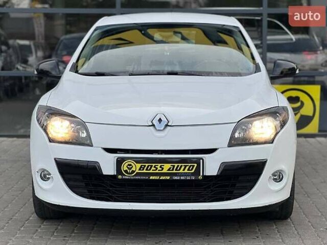 Белый Рено Меган, объемом двигателя 1.46 л и пробегом 188 тыс. км за 7700 $, фото 1 на Automoto.ua