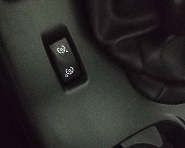 Белый Рено Меган, объемом двигателя 1.6 л и пробегом 168 тыс. км за 7500 $, фото 21 на Automoto.ua