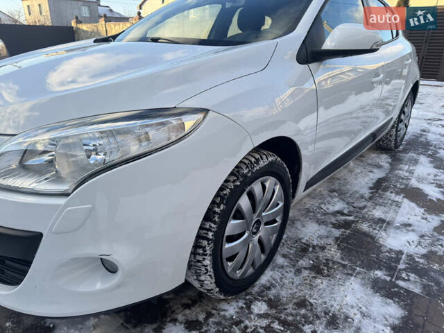 Білий Рено Меган, об'ємом двигуна 1.6 л та пробігом 139 тис. км за 7600 $, фото 19 на Automoto.ua