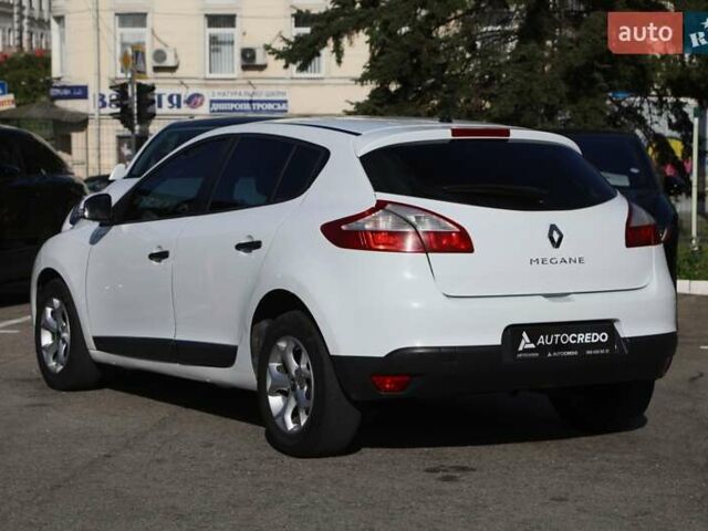 Белый Рено Меган, объемом двигателя 1.6 л и пробегом 211 тыс. км за 6700 $, фото 4 на Automoto.ua