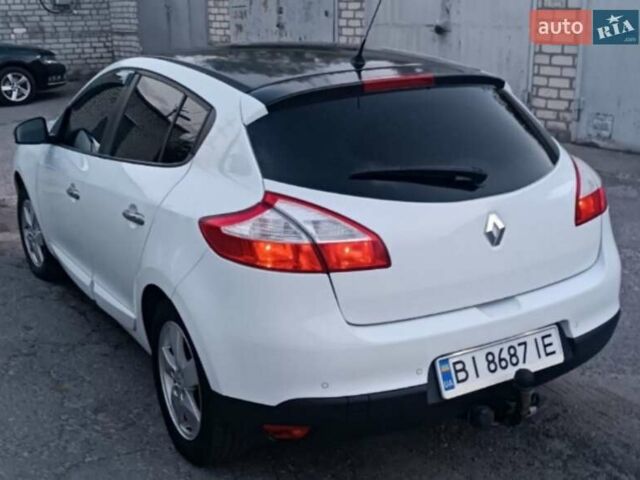 Белый Рено Меган, объемом двигателя 1.6 л и пробегом 250 тыс. км за 6700 $, фото 3 на Automoto.ua