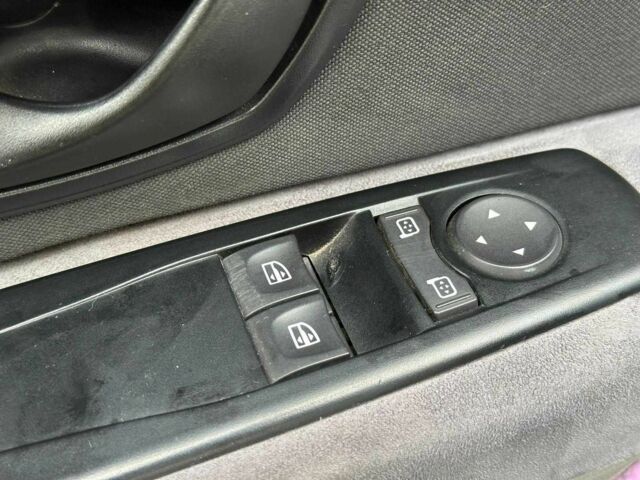 Белый Рено Меган, объемом двигателя 1.5 л и пробегом 275 тыс. км за 6440 $, фото 10 на Automoto.ua