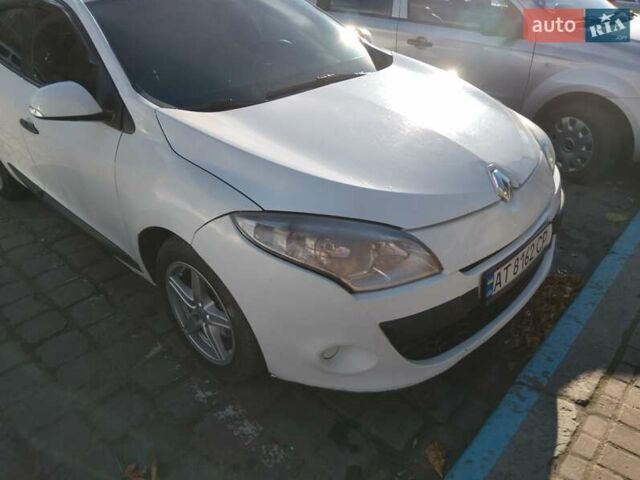 Белый Рено Меган, объемом двигателя 1.46 л и пробегом 289 тыс. км за 4000 $, фото 5 на Automoto.ua