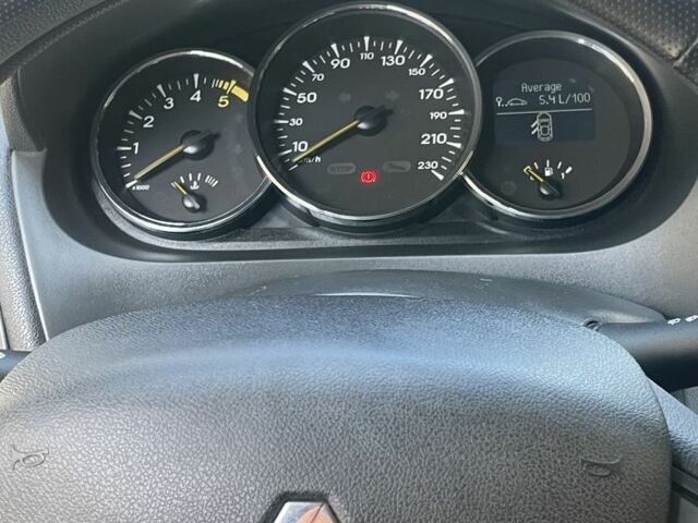 Белый Рено Меган, объемом двигателя 1.5 л и пробегом 270 тыс. км за 6500 $, фото 8 на Automoto.ua