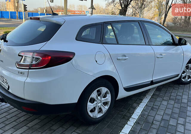 Білий Рено Меган, об'ємом двигуна 1.46 л та пробігом 250 тис. км за 7700 $, фото 6 на Automoto.ua