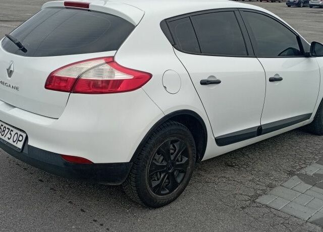 Белый Рено Меган, объемом двигателя 1.5 л и пробегом 225 тыс. км за 6300 $, фото 4 на Automoto.ua