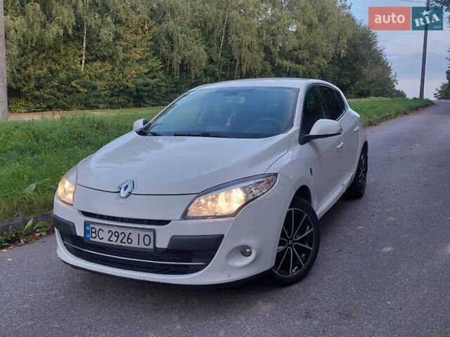 Білий Рено Меган, об'ємом двигуна 1.46 л та пробігом 163 тис. км за 7500 $, фото 11 на Automoto.ua