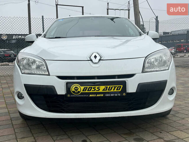 Білий Рено Меган, об'ємом двигуна 1.46 л та пробігом 198 тис. км за 6300 $, фото 1 на Automoto.ua